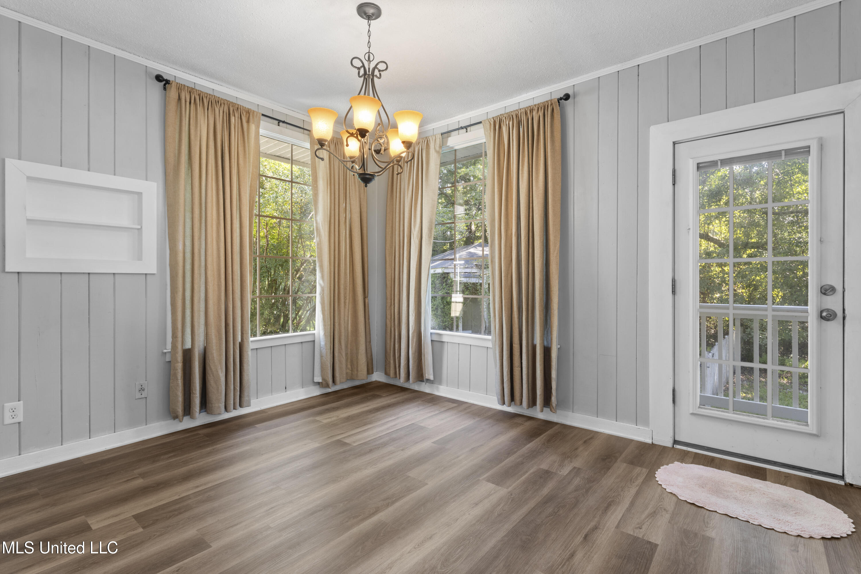 3801 Dantzler Street Moss Point, MS 39563 - Photo 16 of 47 016