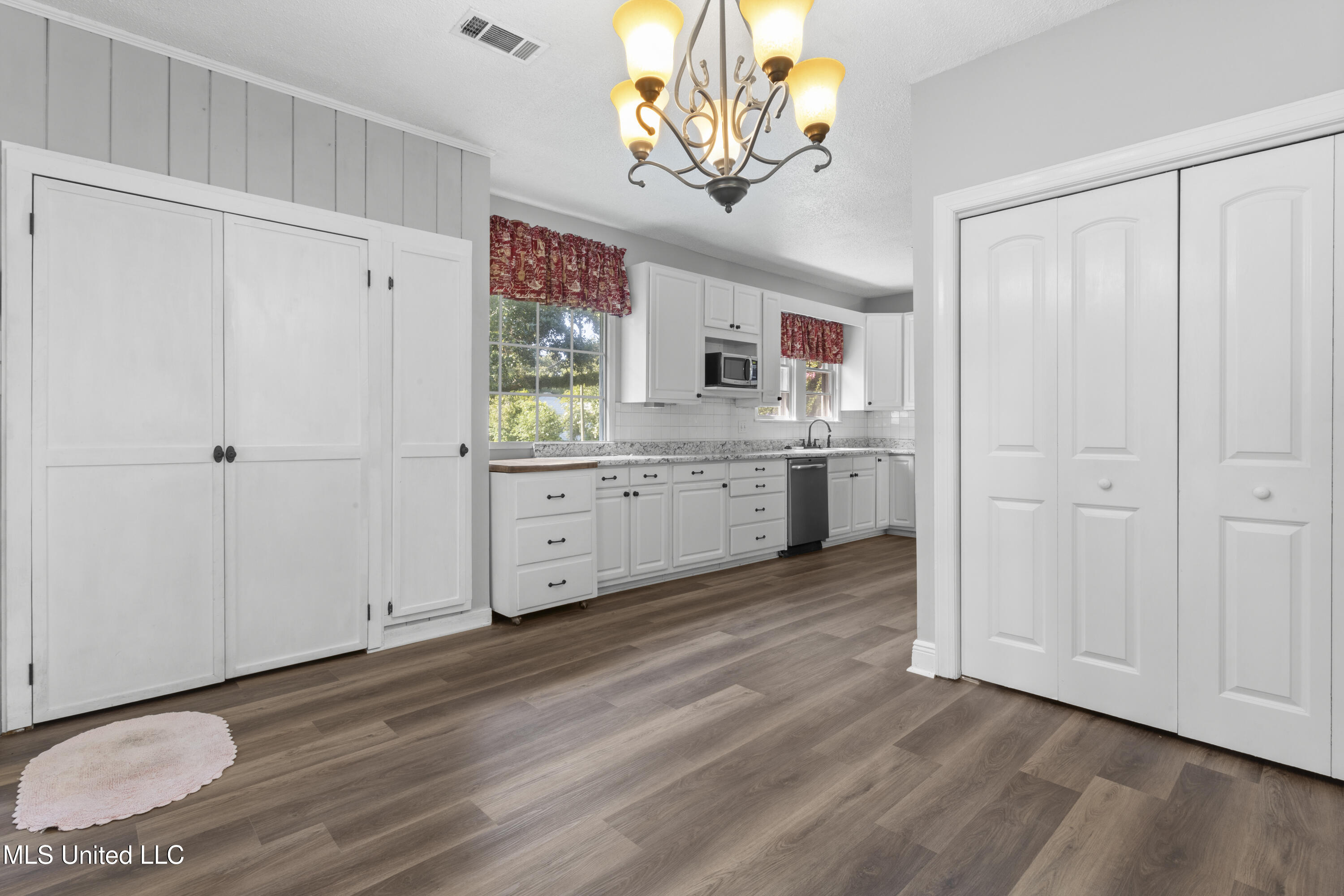 3801 Dantzler Street Moss Point, MS 39563 - Photo 17 of 47 017