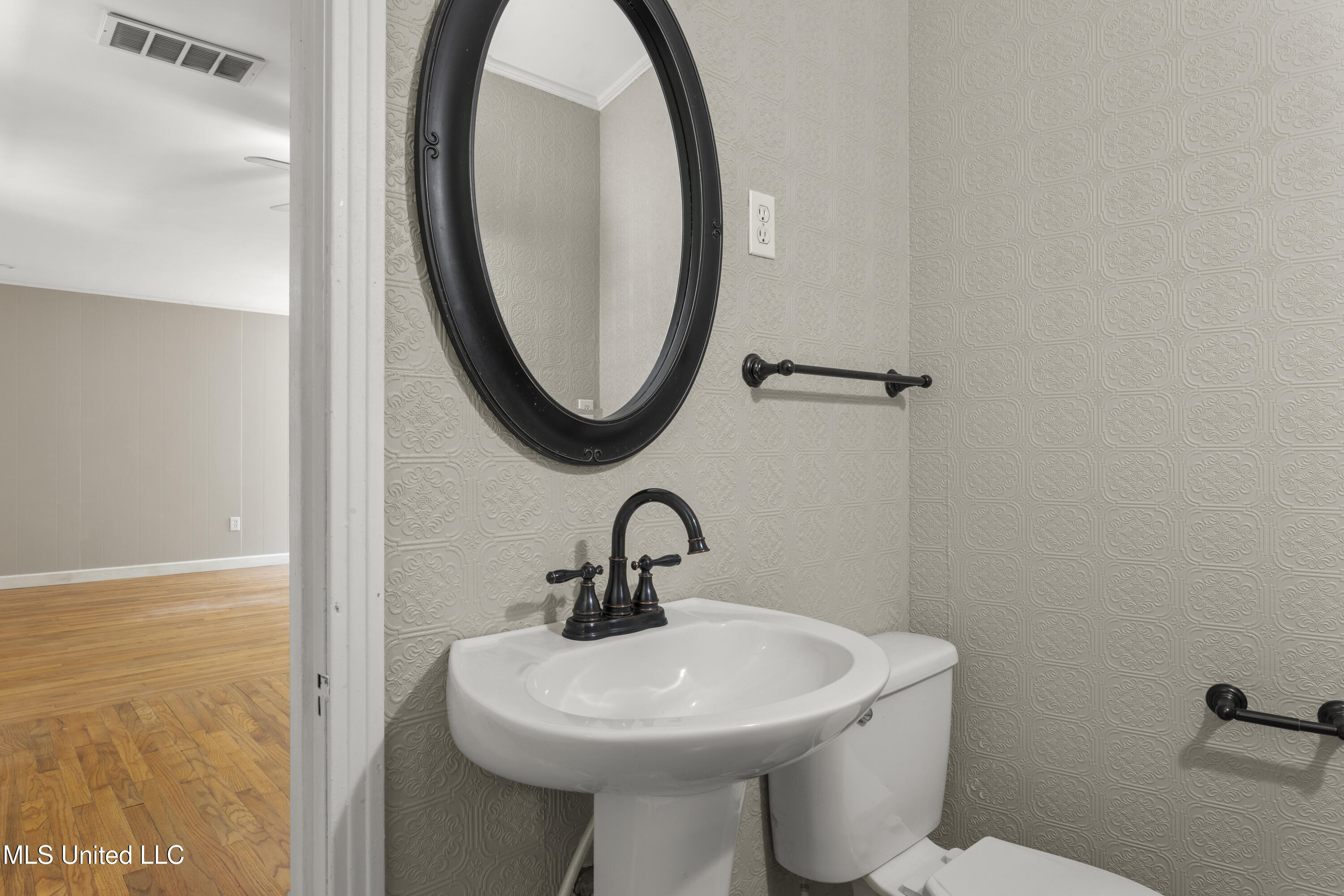 3801 Dantzler Street Moss Point, MS 39563 - Photo 34 of 47 034