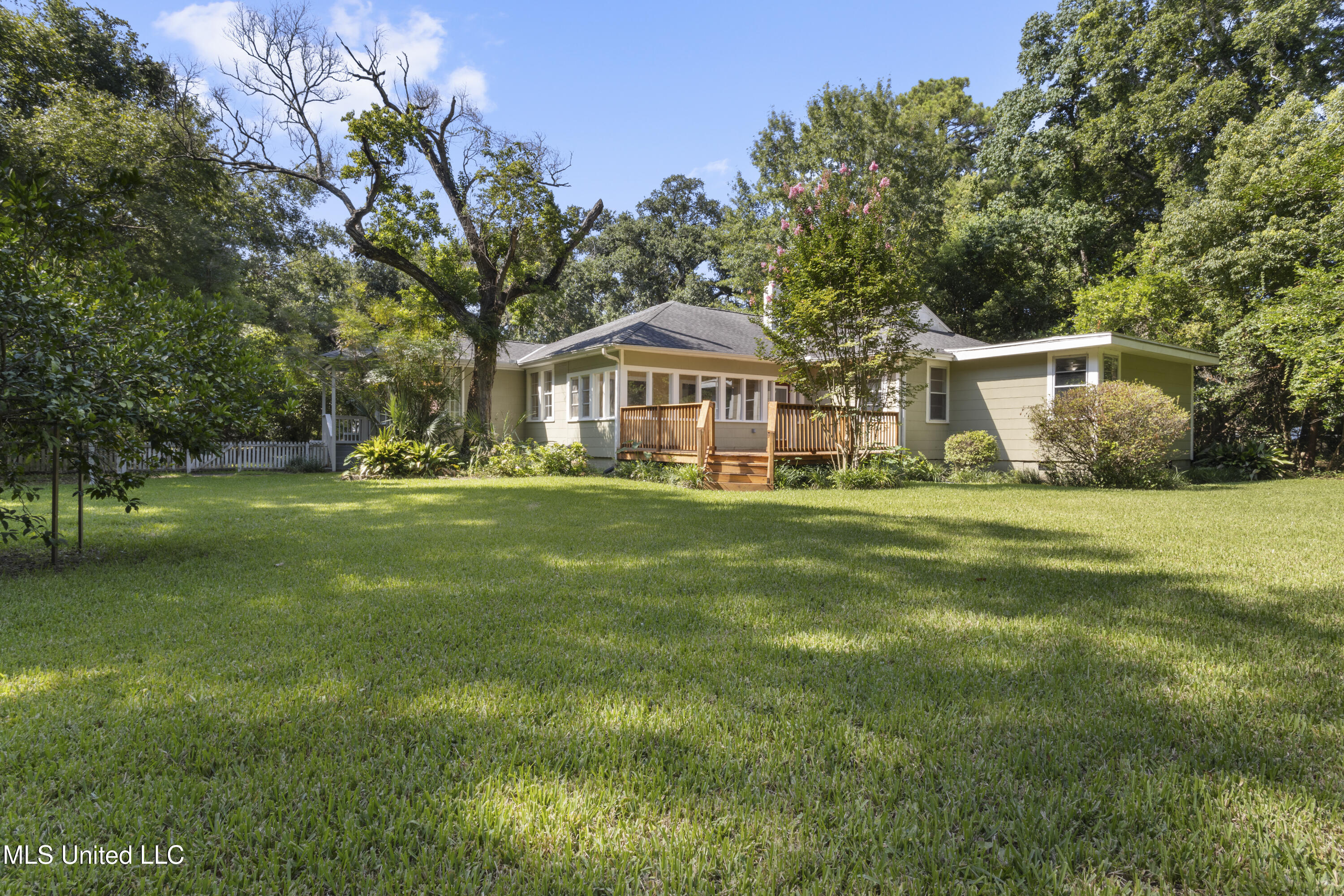 3801 Dantzler Street Moss Point, MS 39563 - Photo 37 of 47 037