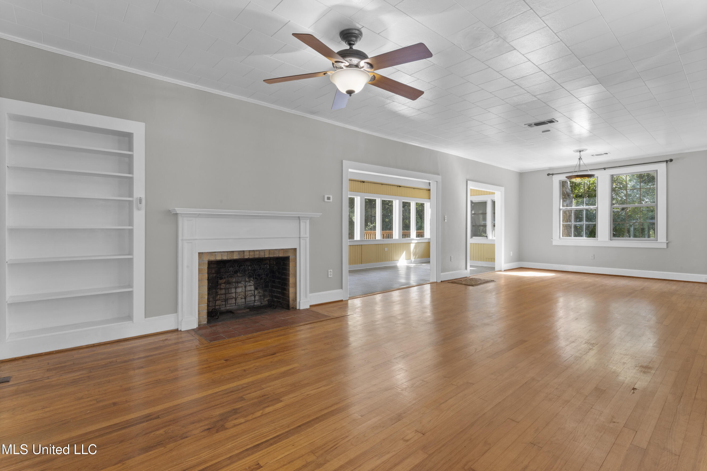 3801 Dantzler Street Moss Point, MS 39563 - Photo 7 of 47 007