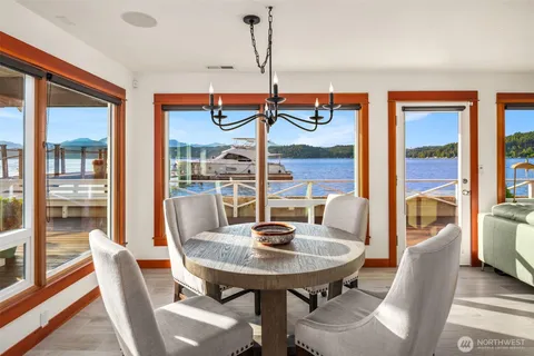 $3,000,000 | 7611 Highway 106, Union, WA 98592