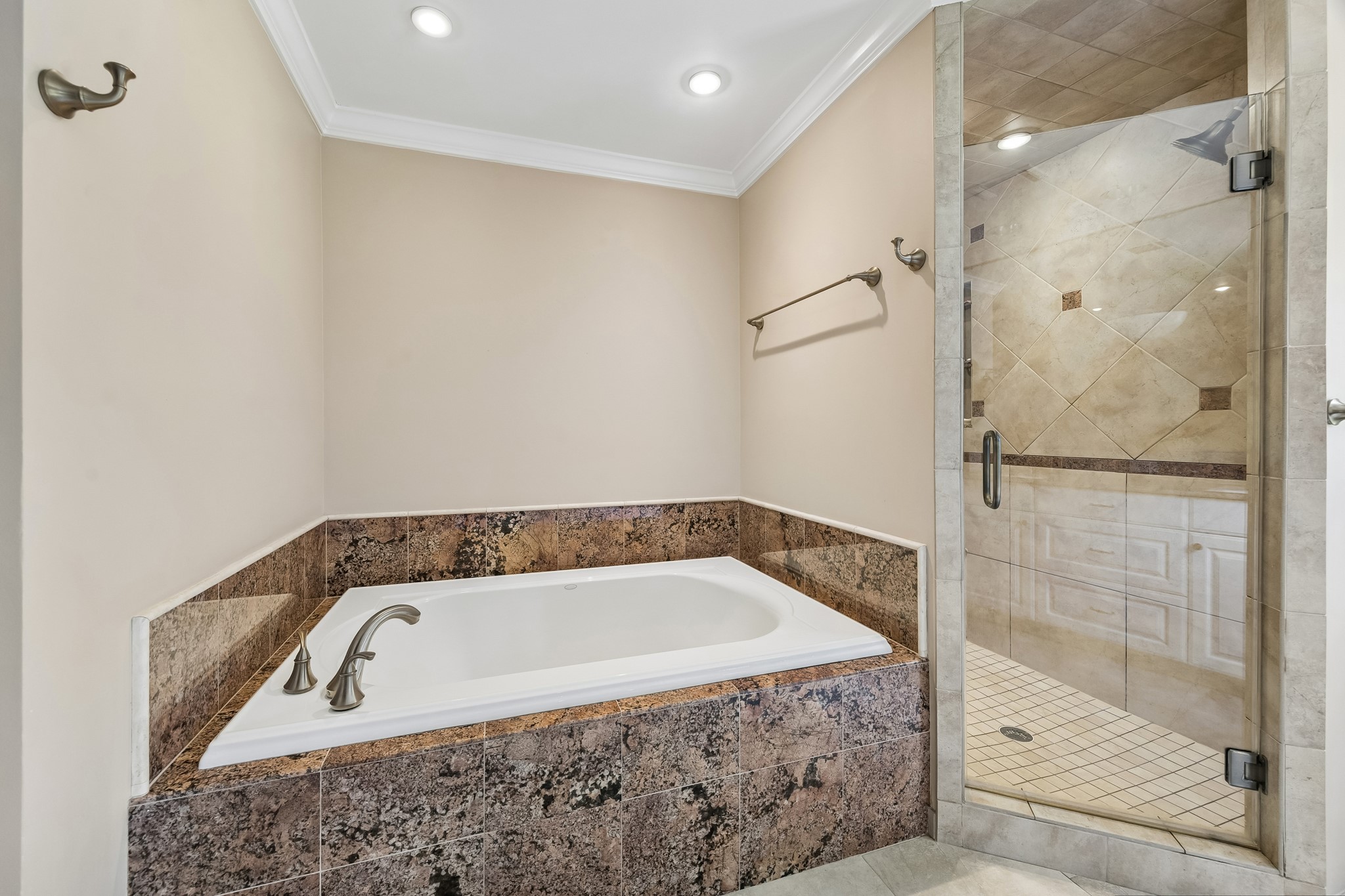 922 Old Lake Road Houston, TX 77057 - Photo 18 of 24 Soaking tub and walk-in shower