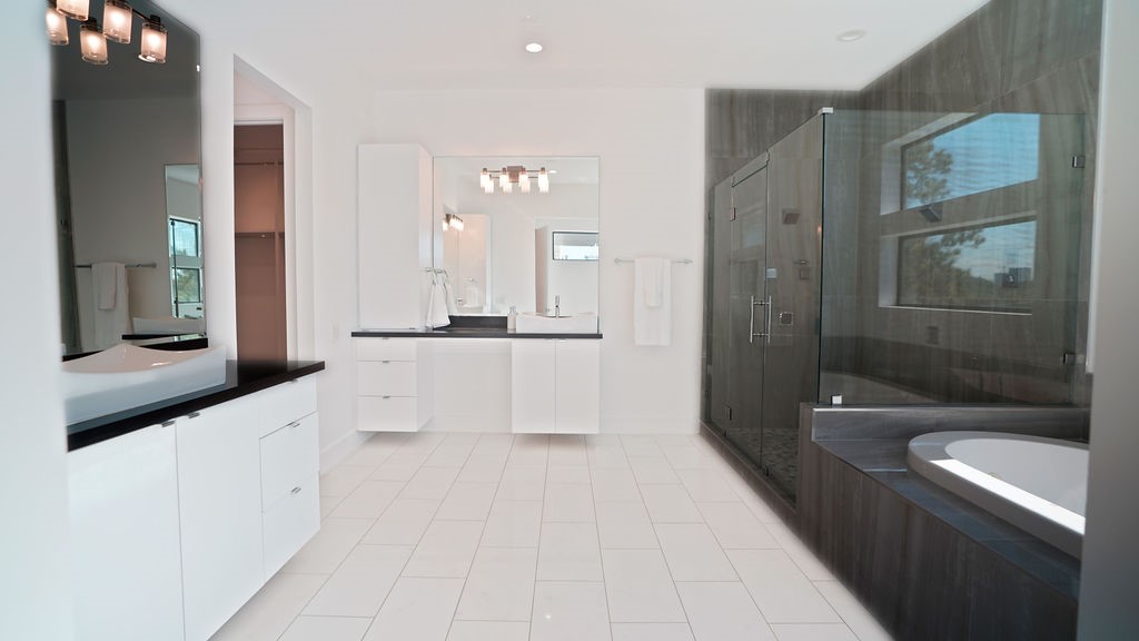 3308 North MacGregor Way Houston, TX 77004 - Photo 34 of 46 Primary bath