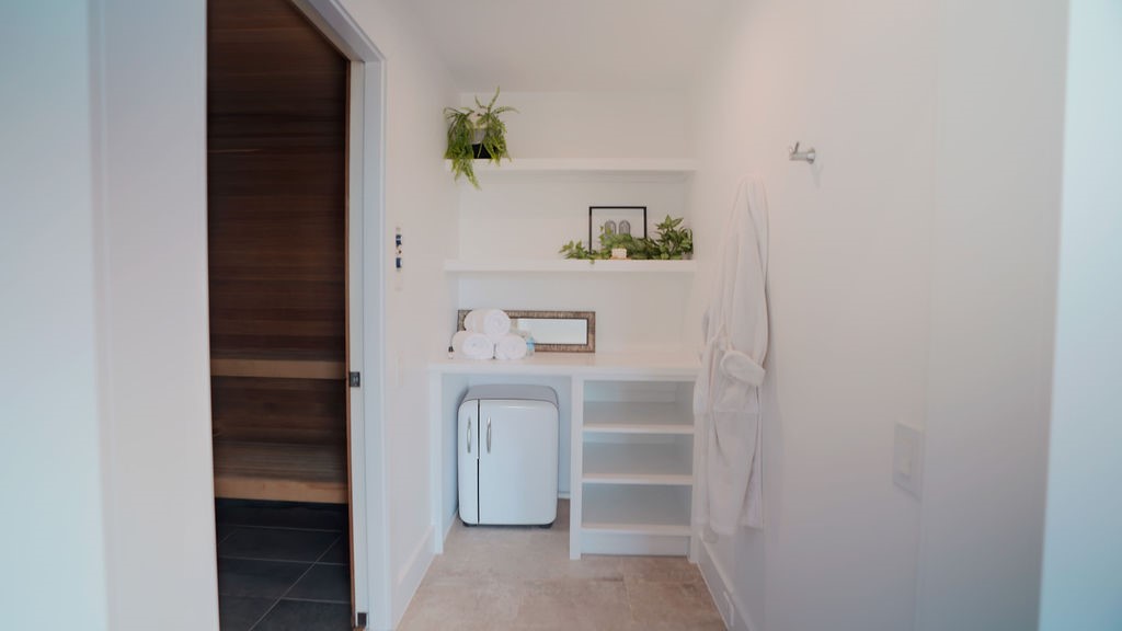 3308 North MacGregor Way Houston, TX 77004 - Photo 44 of 46 Entrance to sauna