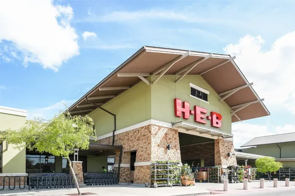 $1,099,000 | 18 Star Iris Place, Tomball, TX 77375