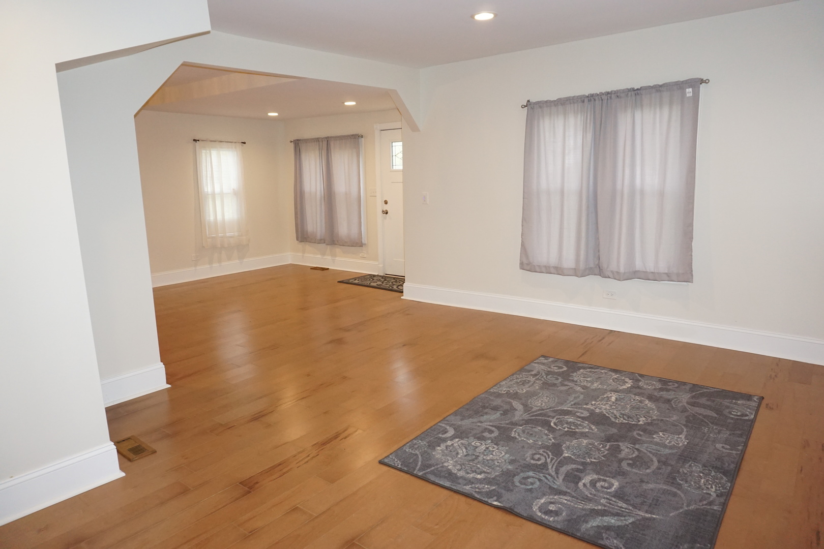 15036 West Russell Road Zion, IL 60099 - Photo 15 of 29