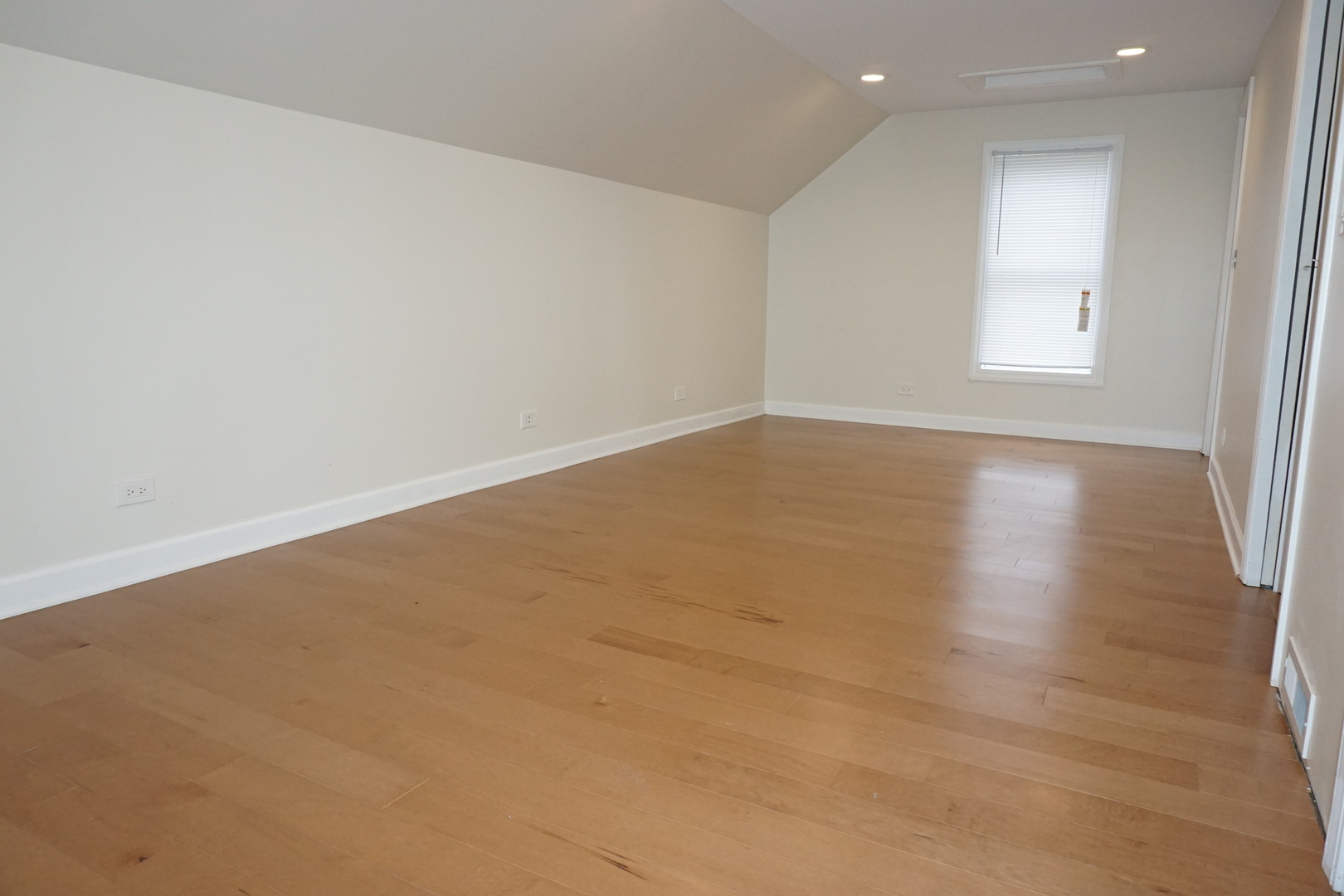 15036 West Russell Road Zion, IL 60099 - Photo 18 of 29