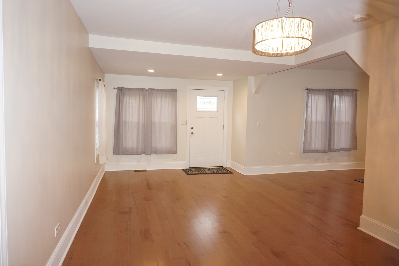 15036 West Russell Road Zion, IL 60099 - Photo 8 of 29