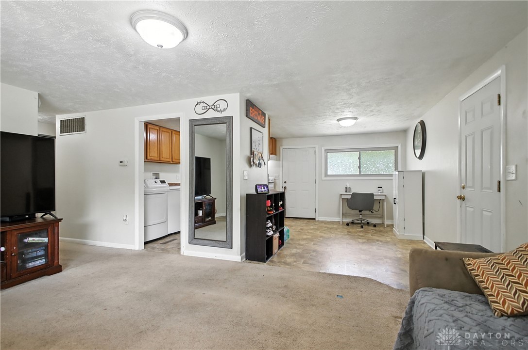 4796 Lamme Road Dayton, OH 45439 - Photo 7 of 28