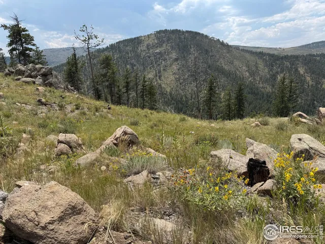 $185,400 | 865 Redstone Drive, Bellvue, CO 80512