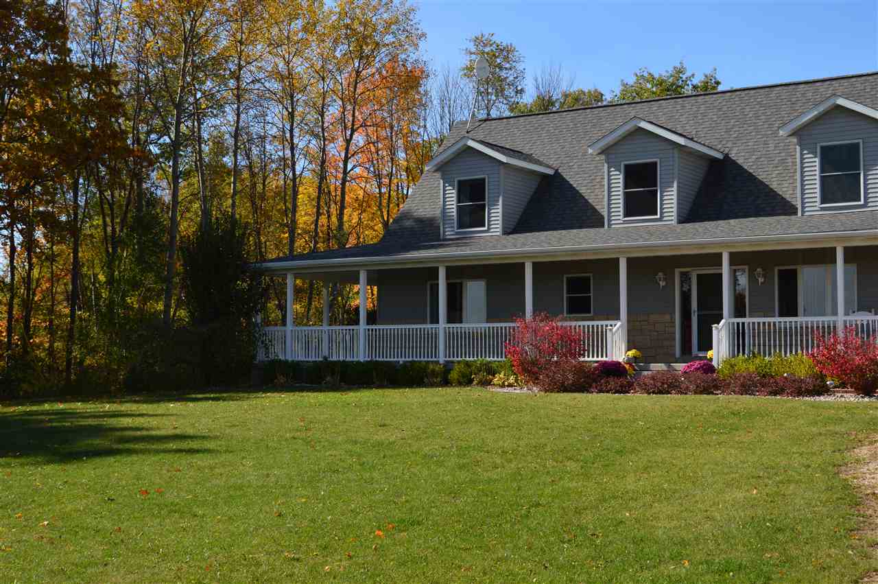 286 South Coldwater Road Weidman, MI 48893 - Photo 4 of 47 1839884-3.JPG