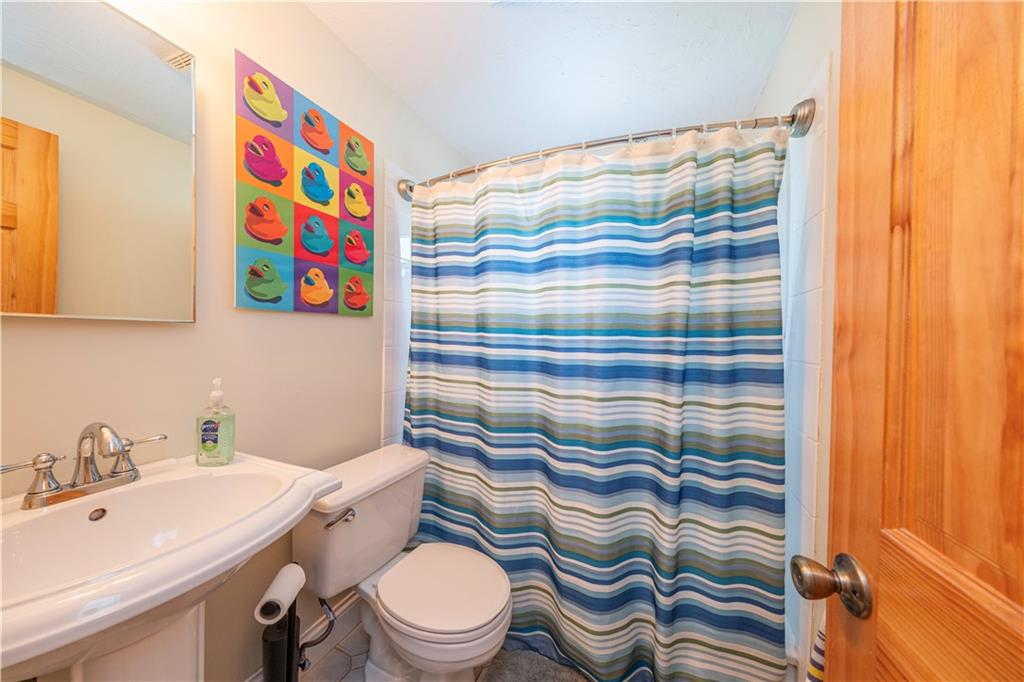 409 East Garden Road Pittsburgh, PA 15227 - Photo 19 of 27 Gallery Image 19