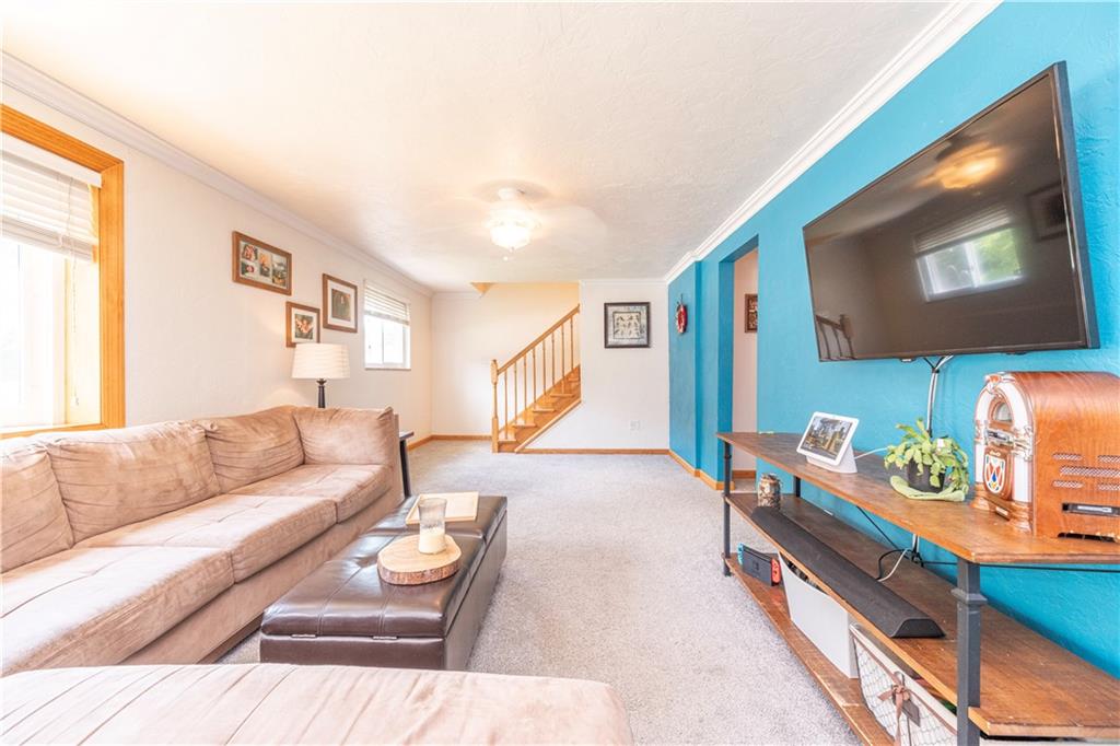 409 East Garden Road Pittsburgh, PA 15227 - Photo 4 of 27 Gallery Image 4