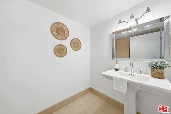 $9,999 | 13650 Marina Pointe Drive, Unit 1603, Marina del Rey, CA 90292
