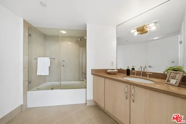 $9,999 | 13650 Marina Pointe Drive, Unit 1603, Marina del Rey, CA 90292