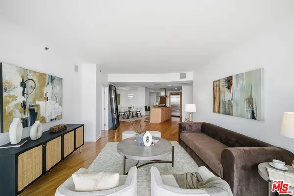 $9,999 | 13650 Marina Pointe Drive, Unit 1603, Marina del Rey, CA 90292