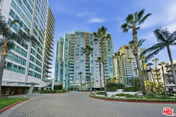 $9,999 | 13650 Marina Pointe Drive, Unit 1603, Marina del Rey, CA 90292
