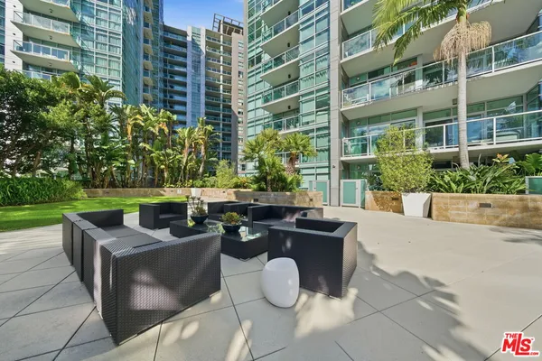 $9,999 | 13650 Marina Pointe Drive, Unit 1603, Marina del Rey, CA 90292