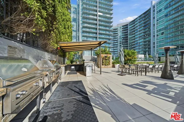 $9,999 | 13650 Marina Pointe Drive, Unit 1603, Marina del Rey, CA 90292