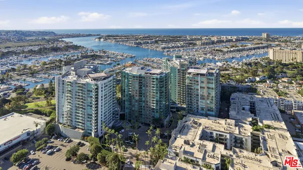 $9,999 | 13650 Marina Pointe Drive, Unit 1603, Marina del Rey, CA 90292