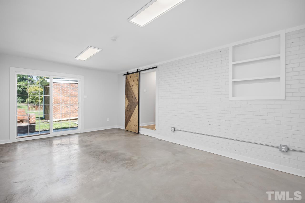 500 Doby Circle Raleigh, NC 27610 - Photo 20 of 40 an empty room with windows and closet