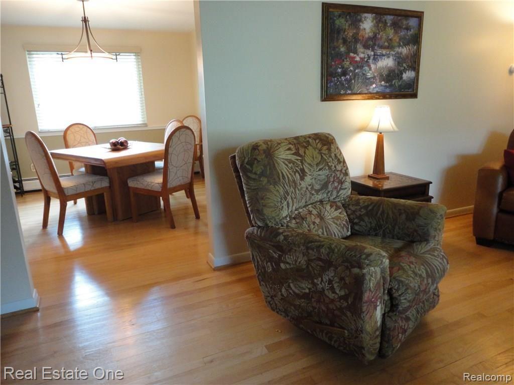 32305 Baintree Road Farmington Hills, MI 48334 - Photo 19 of 53