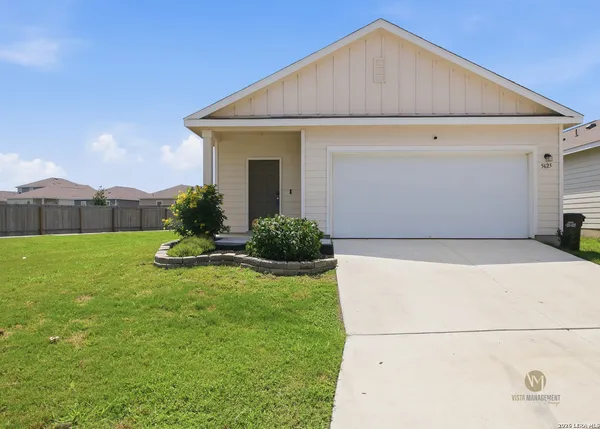 $1,700 | 5625 Pearl Meadow, Converse, TX 78109