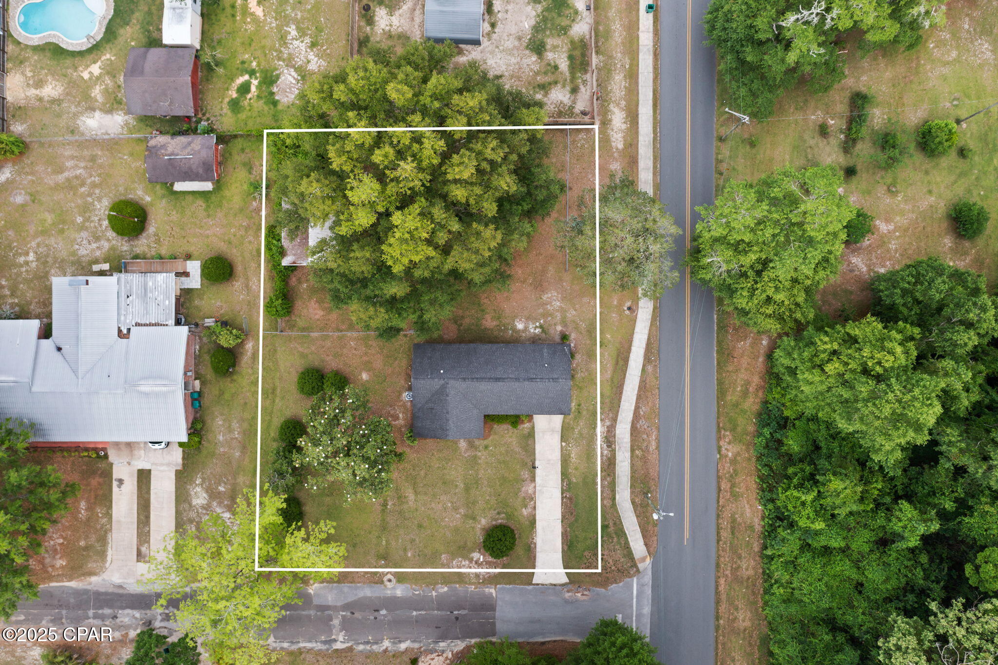 871 2nd Street Chipley, FL 32428 - Photo 3 of 38