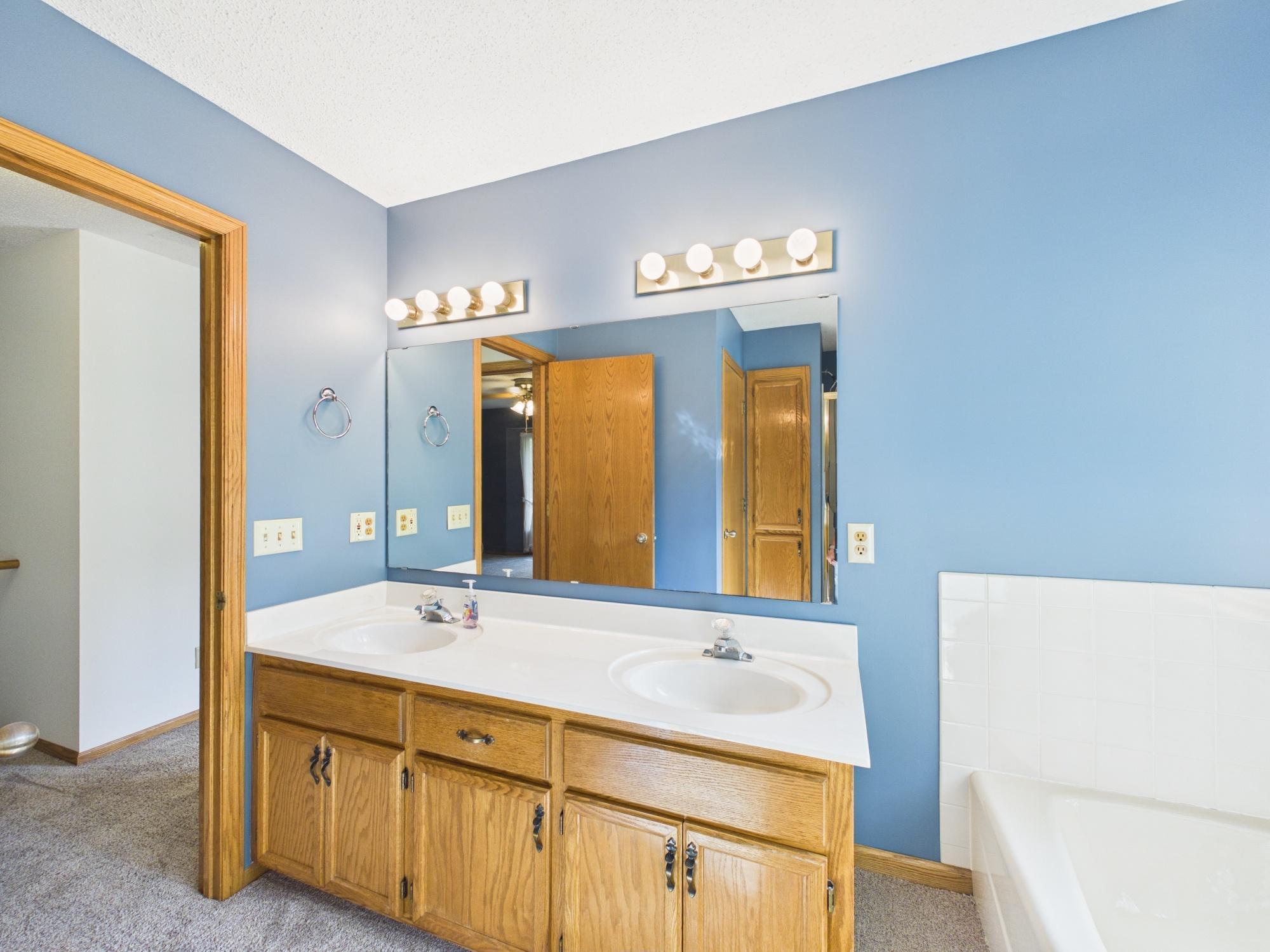 1952 Park Ridge Court Chaska, MN 55318 - Photo 27 of 40 Gallery Image 27