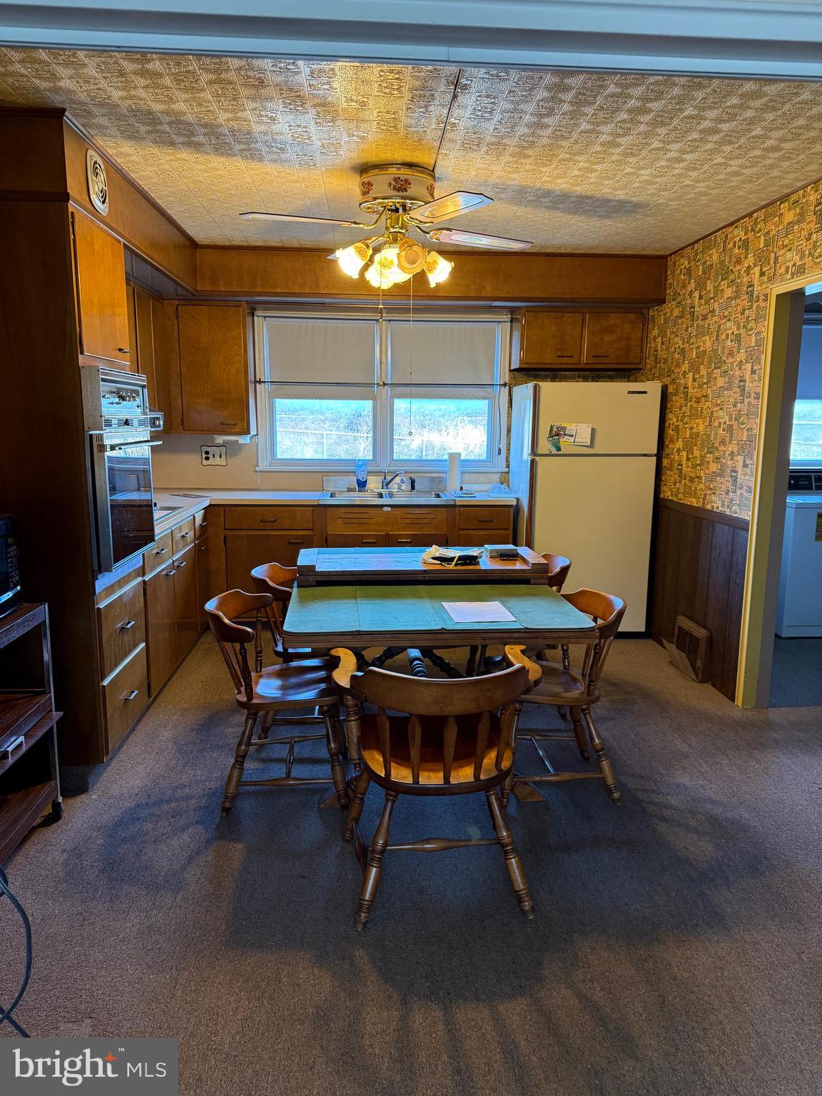337 Linden Lane Reading, PA 19611 - Photo 4 of 14 a room with furniture pool table and window
