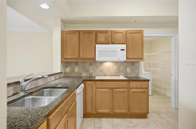 $2,695 | 102 Yacht Harbor Drive, Unit 376, Palm Coast, FL 32137