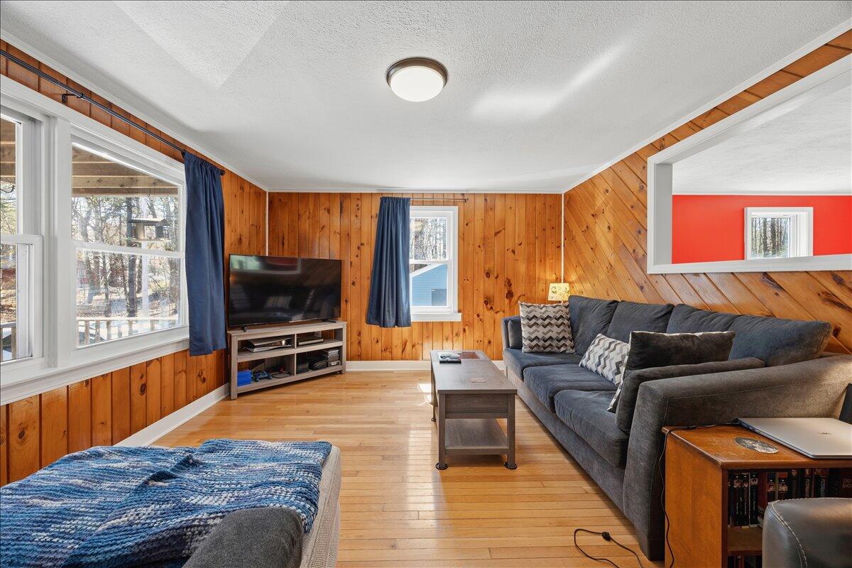 9 Ranwall Avenue Saco, ME 04072 - Photo 11 of 42 Living room