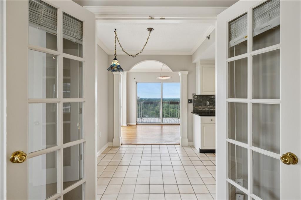 3435 Kingsboro Road Northeast, Unit 1702 Atlanta, GA 30326 - Photo 22 of 35 a view of a entryway