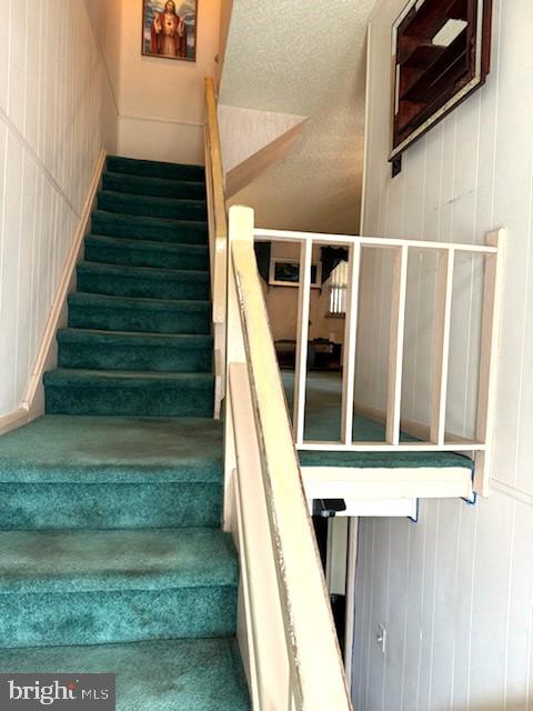 12126 Aster Road Philadelphia, PA 19154 - Photo 12 of 32 a view of entryway