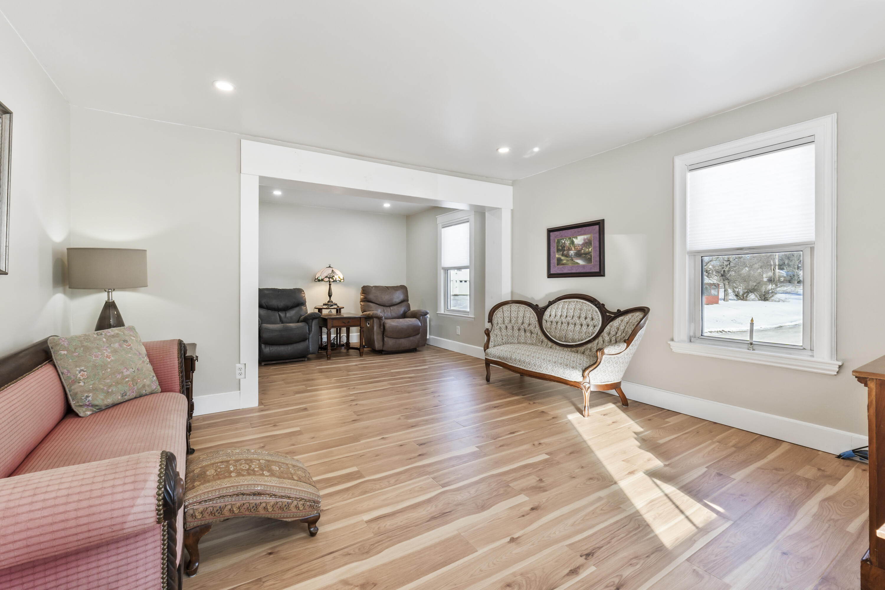 26 Spring Street Mechanic Falls, ME 04256 - Photo 16 of 45 Living Room