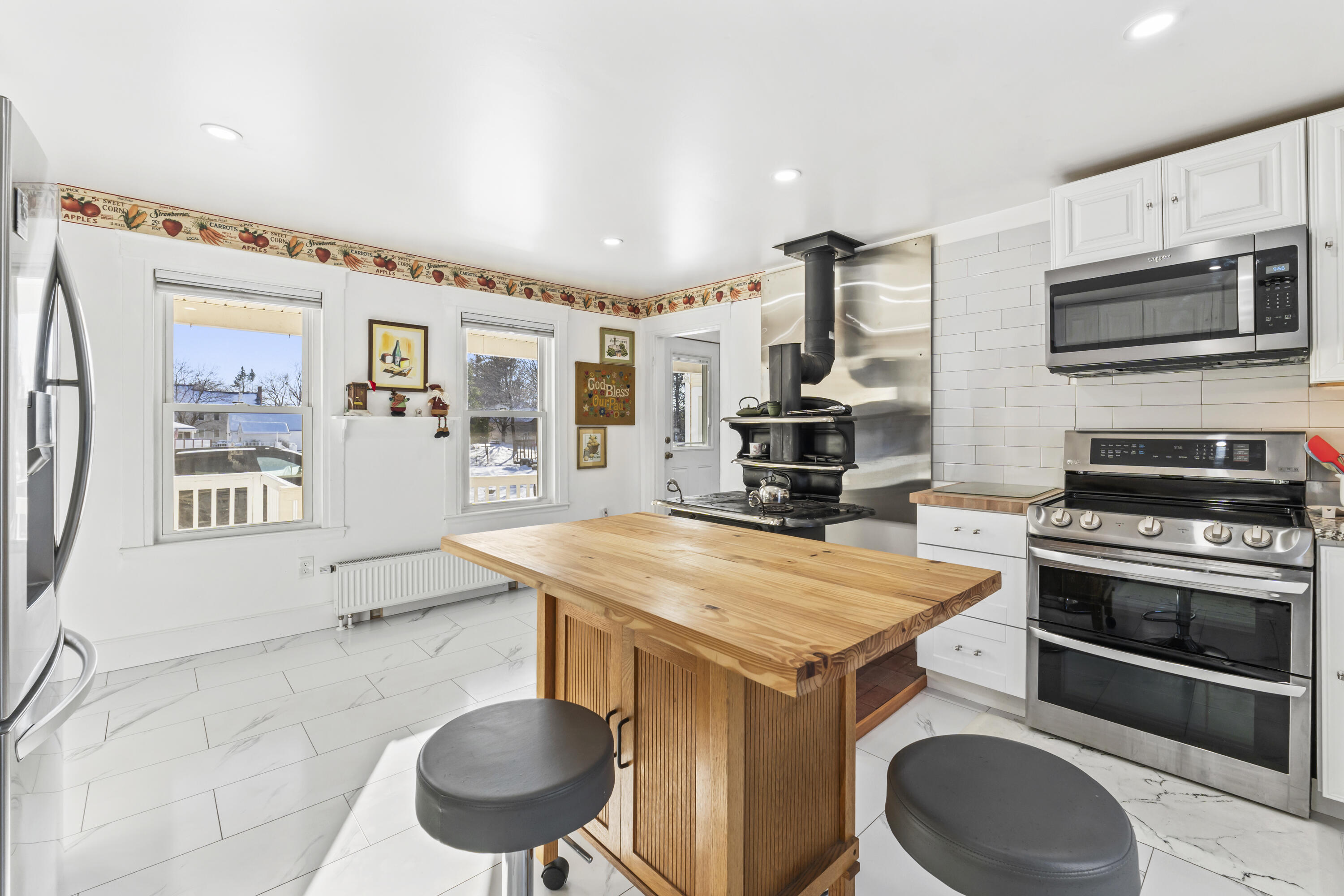 26 Spring Street Mechanic Falls, ME 04256 - Photo 10 of 45 Kitchen