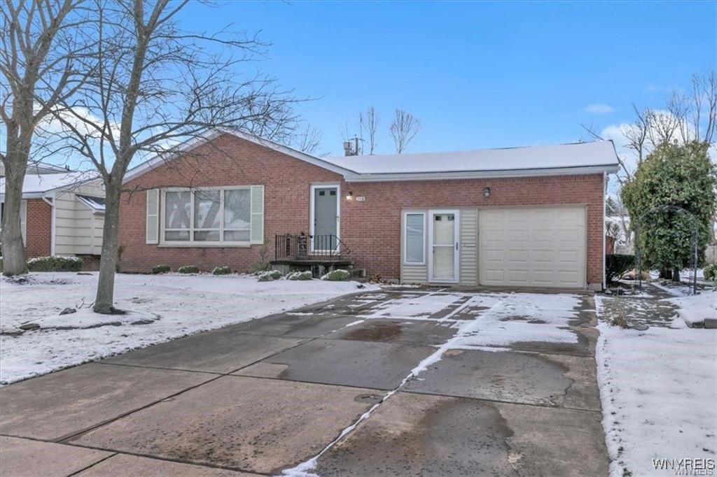 116 Segsbury Road Amherst, NY 14221 - Photo 1 of 38