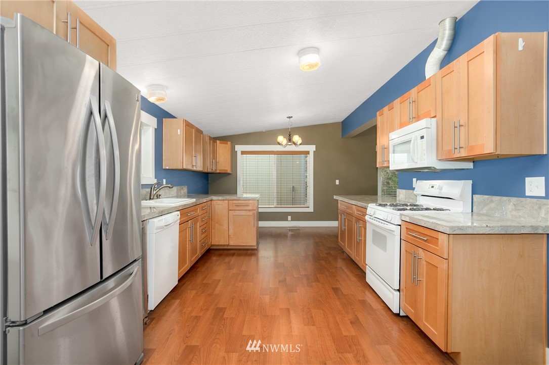 809 218th Street Southwest Bothell, WA 98021 - Photo 2 of 7