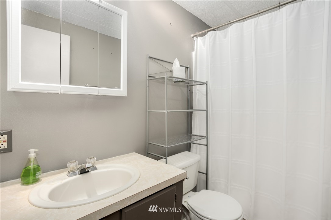 809 218th Street Southwest Bothell, WA 98021 - Photo 4 of 7