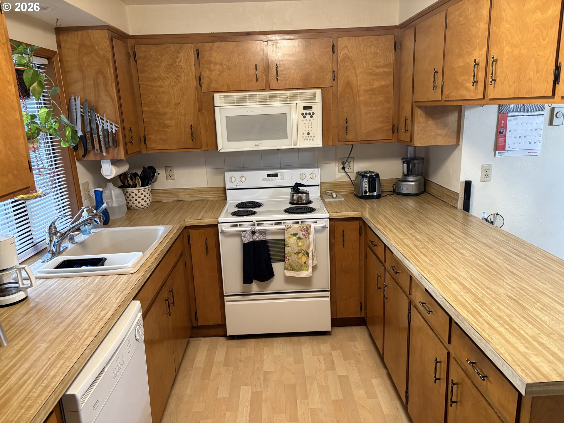 392 South 37th Street Springfield, OR 97478 - Photo 11 of 30
