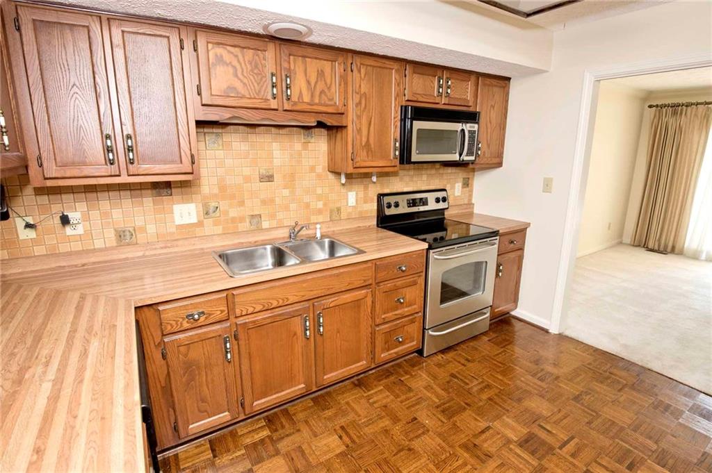 7454 Sylvan Ridge Road Indianapolis, IN 46240 - Photo 12 of 39 Gallery Image 12