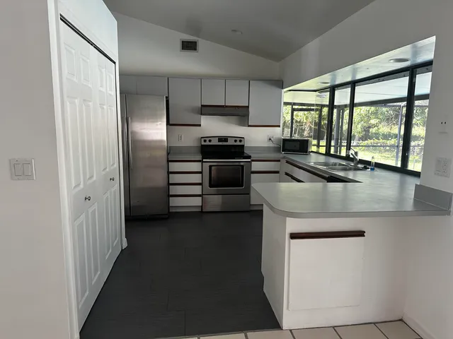 $2,800 | 2562 Southwest Kenilworth Street, Port St. Lucie, FL 34953