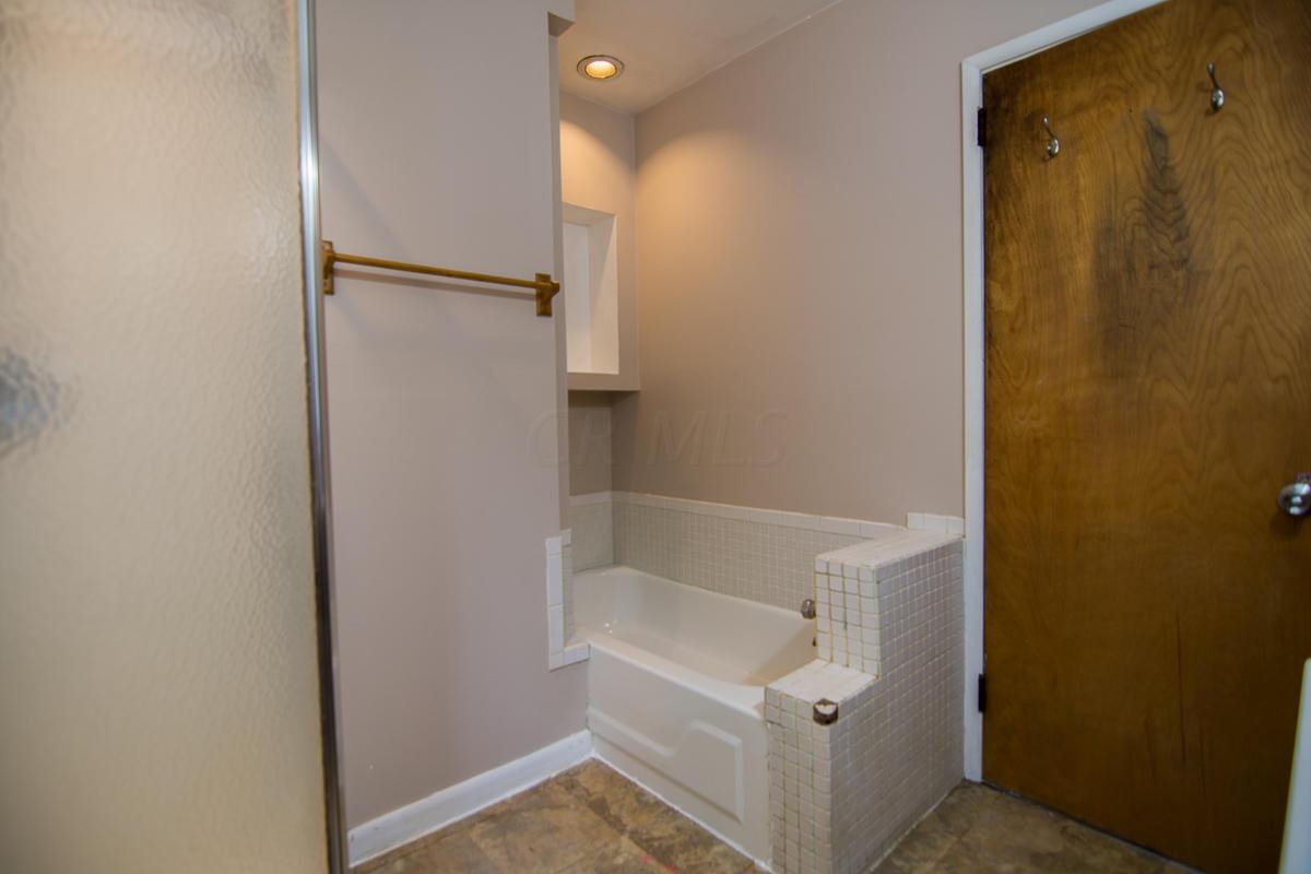 239 Darbyhurst Road Columbus, OH 43228 - Photo 15 of 25 Gallery Image 15