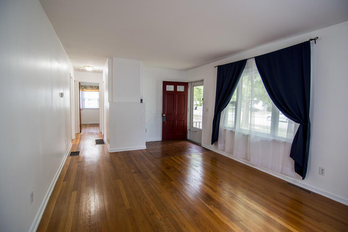 239 Darbyhurst Road Columbus, OH 43228 - Photo 4 of 25 Gallery Image 4