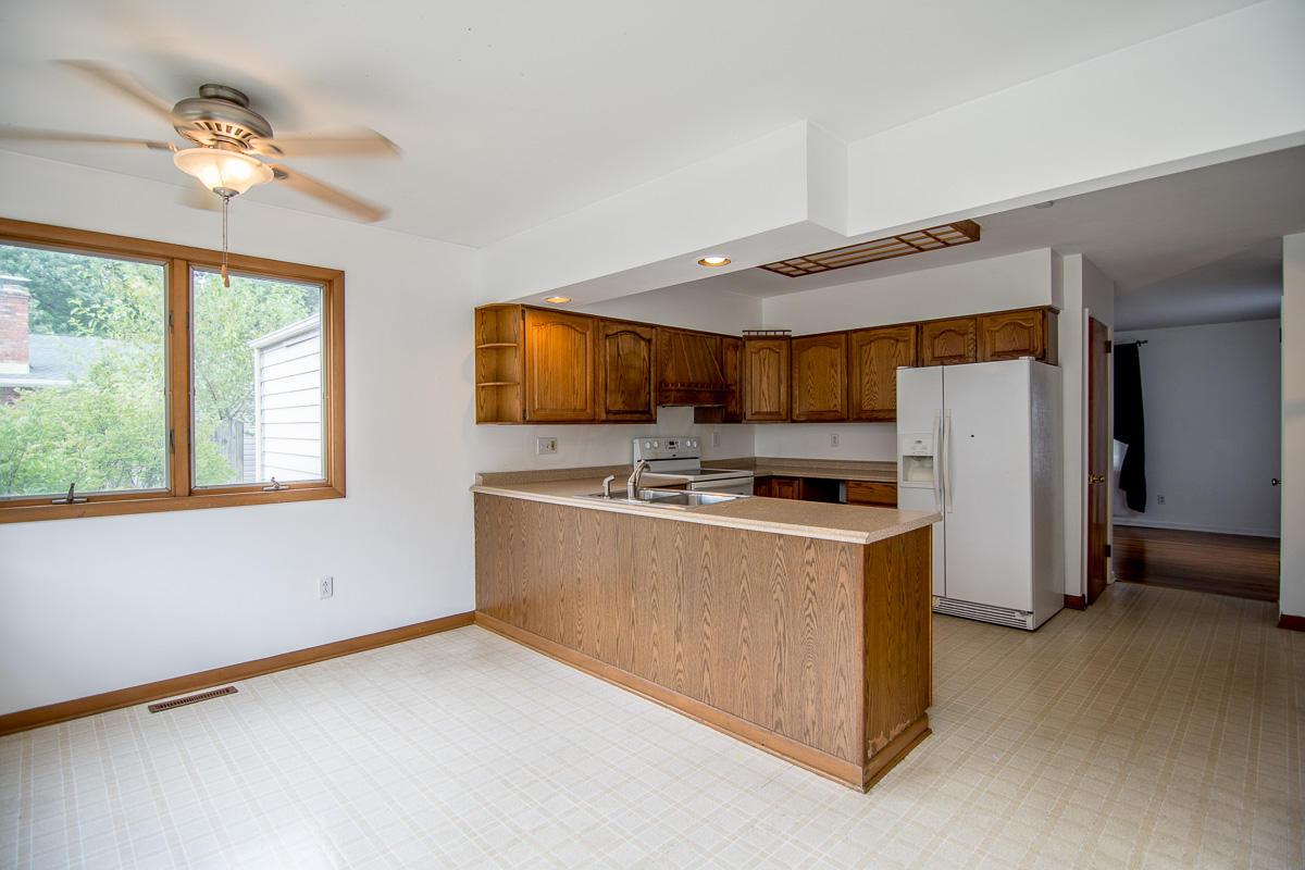 239 Darbyhurst Road Columbus, OH 43228 - Photo 5 of 25 Gallery Image 5