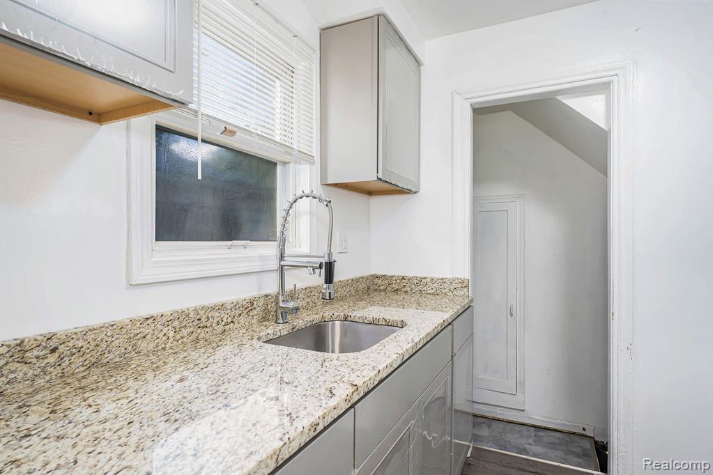 9530 Decatur Street Detroit, MI 48227 - Photo 2 of 19 Gallery Image 2