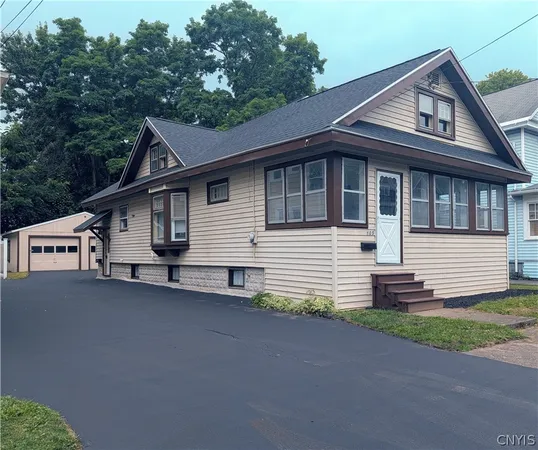 $217,500 | 105 Peck Avenue, Syracuse, NY 13206
