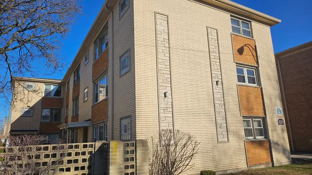 $113,000 | 3515 South Harlem Avenue, Unit 1B, Berwyn, IL 60402