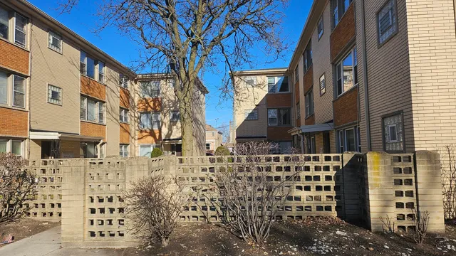 $113,000 | 3515 South Harlem Avenue, Unit 1B, Berwyn, IL 60402